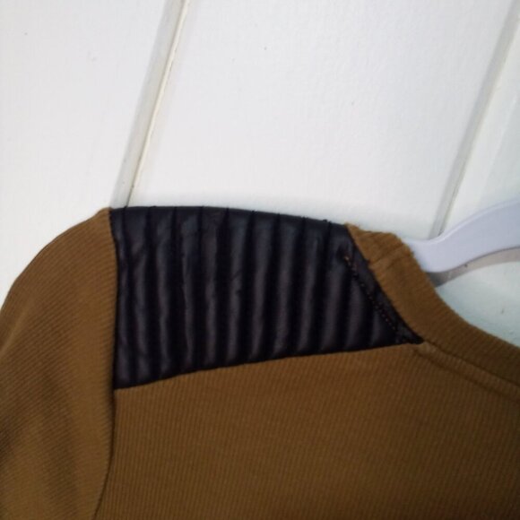 Zara Shirt Women L Long Sleeve Ribbed Faux Leather Shoulder Patch Brown Black - Picture 15 of 15